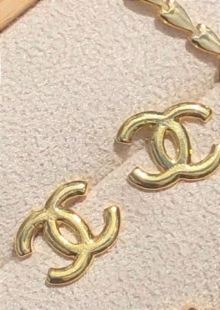 BRINCO INSPIRAÇÃO CHANEL NO BANHO OURO18K