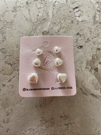 Brinco trio corações de pérola no banho ouro18k
