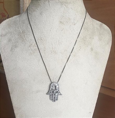 COLAR HAMSA OU MAO DE FATIMA NO RODIO NEGRO COM NAVETES DE ZIRCONIA