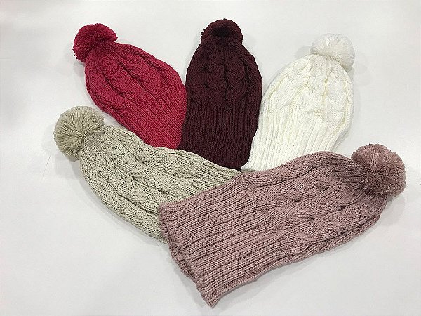 Touca com pompom