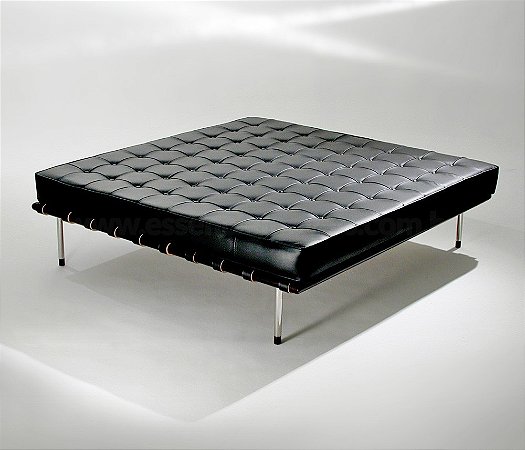 Puff Capri Couro Ecológico Preto 130X130 Myes Van Der Rohe