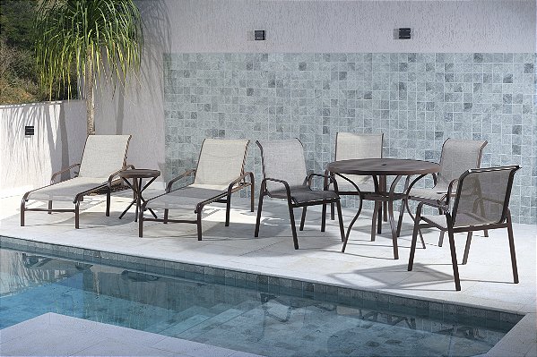 CONJUNTO COMPLETO ÁREA EXTERNA SLIN MESA COM 04 CADEIRAS + 02 ESPREGUIÇADEIRAS SLIN+MESINHA APOIO
