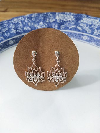 Brinco Médio flor de lótus - Prata 925