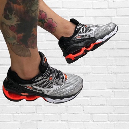 mizuno cinza e laranja