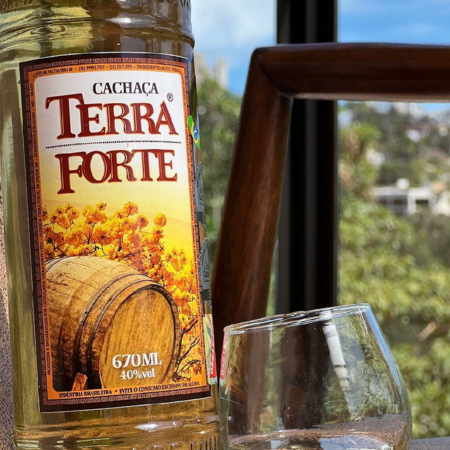 Cachaça Premiada Organica Terra Forte 700ml - Jequitiba