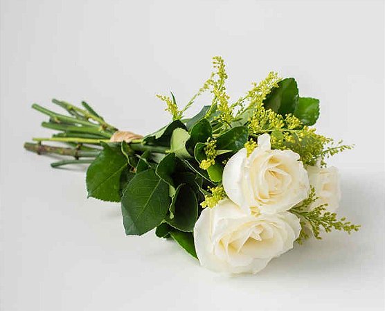 Micro Buquê com 3 Rosas Brancas