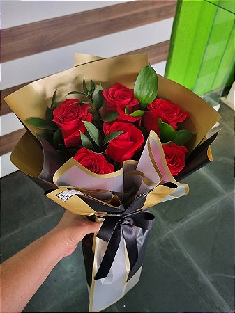 Buquê Doce Encanto com 6 rosas