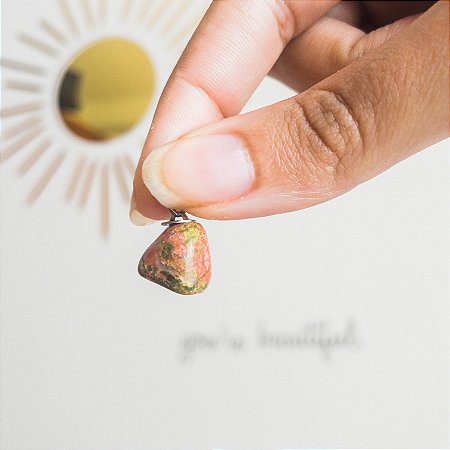 Pingente de Unakita Rolada - Pedra do Equilíbrio