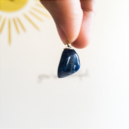 Pingente de Sodalita rolada - Comunicação, Clareza Mental e Direcionamento