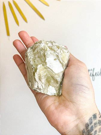 Mica Dourada Natural - Sofisticação e Luz para o Seu Ambiente