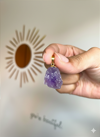 Pingente de Ametista Bruta dourado - Pedra da Transmutação - Qualidade Extra