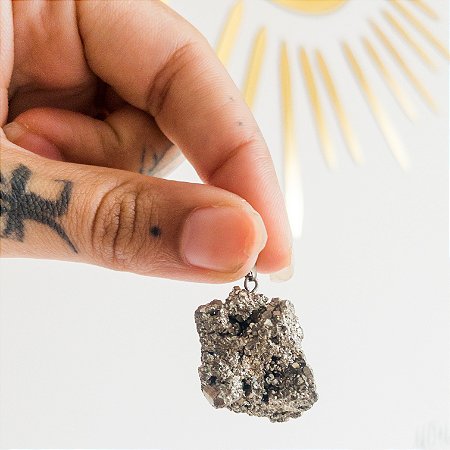 Pingente de Pirita - Pedra da Prosperidade, estimula ideias e reforça habidades