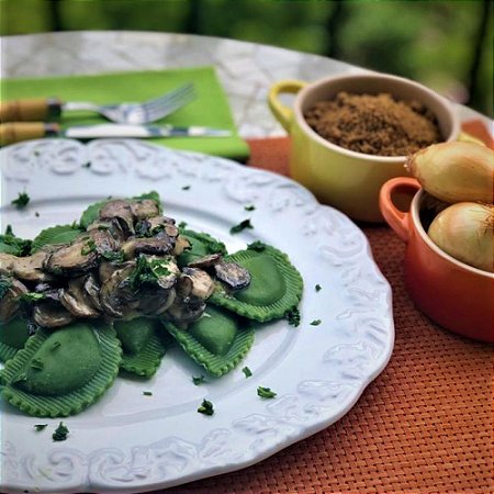 Raviolli MEZZALUNA (verde) de Cebola Caramelizada e Mussarela 1kg