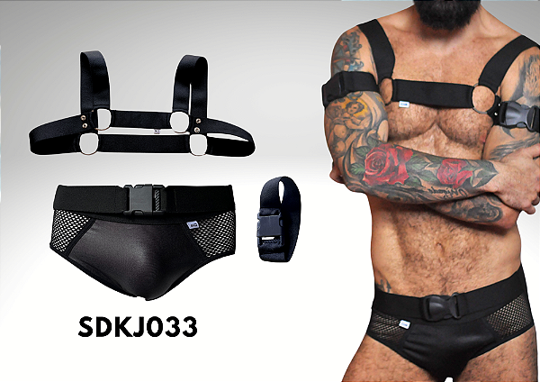 CONJUNTO CUECA EM COURO SINTÉTICO E TULE COM HARNESS DETALHE EM METAL
