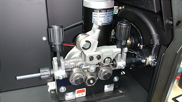 Conjunto motor tracionador de arame 4 roldanas 24V 2,5A - 24m/min HARDMIG325