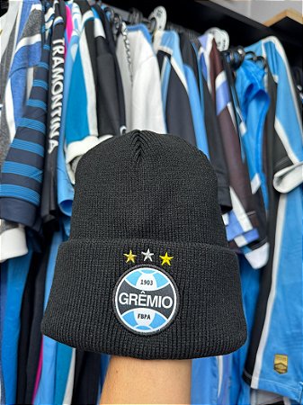 TOUCA PRETA LISA SEM POMPOM