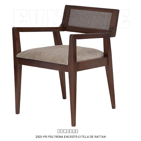 Poltronas com encosto de tela de rattan
