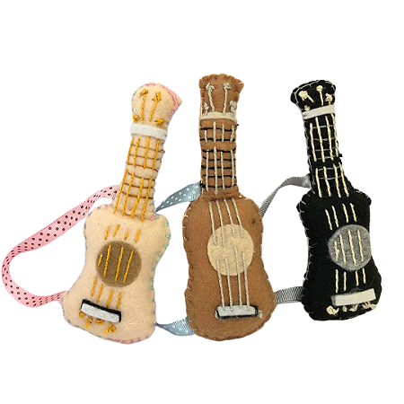Ukulelinho de feltro