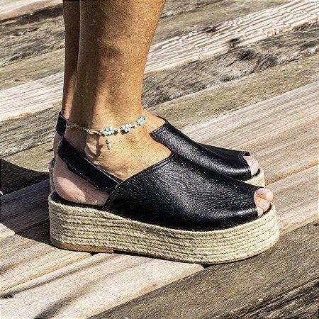 Sandália Flatform Girardis em Couro Preto