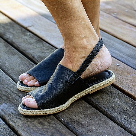 Sandália Leve baixa em couro preto e juta natural