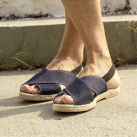 Flat em tecido jeans escuro