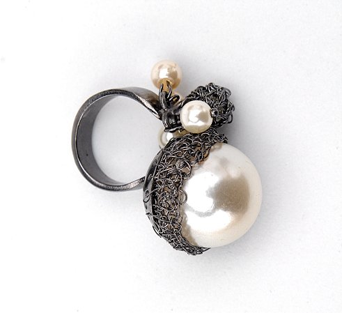 ANEL MEIA PEROLA TECIDO NO CROCHÊ EM METAL ARTESANAL HELIANA LAGES