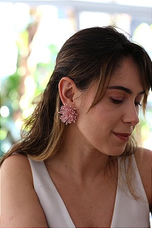 BRINCO CRAVO BORDADO TECIDO NO CROCHÊ DE METAL HELIANA LAGES