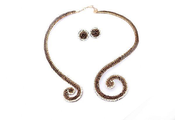 CONJUNTO ROCOCÓ BORDADO TECIDO NO CROCHÊ EM METAL HELIANA LAGES