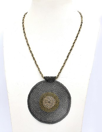 COLAR MANDALA MAX LISA TECIDO EM CROCHÊ DE METAL HELIANA LAGES