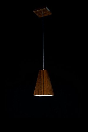 PENDENTE MADEIRA PIRÂMIDE 155X155X300MM