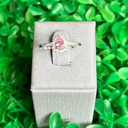 Anel com Gota Rosa com Zircônias Brancas Cravejadas A143 (Prata 925)
