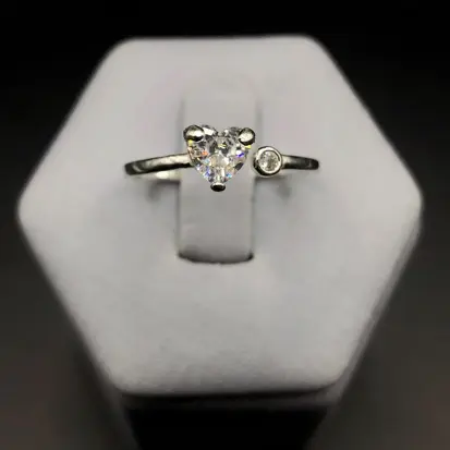 Anel com Zirconia e Coração Regulavel A147 (Prata 925)
