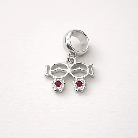 Berloque com duas meninas cravejadas de zircônia e zircônia rosa central BQ002 ( Prata 925 )