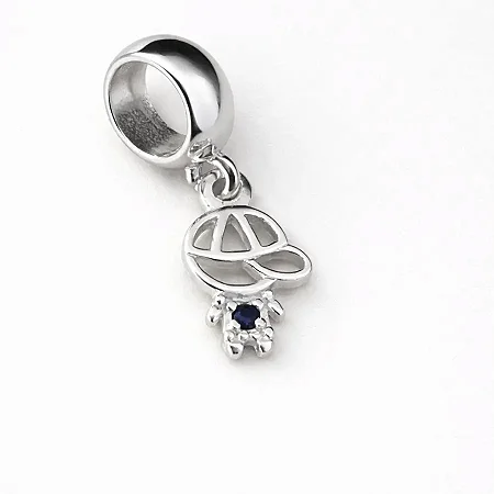 Berloque com menino cravejado de zircônias e zircônia azul central BQ003 ( Prata 925 )