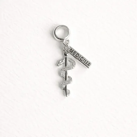 Berloque com plaquinha simbolo e plaquinha MEDICINA BQ070 ( Prata 925 )