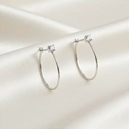 BRINCO ARGOLA ABERTA COM ZIRCONIA B106 ( Prata 925 )