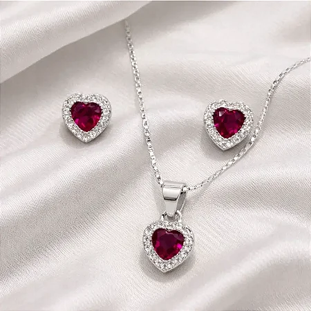 COLAR PINGENTE + BRINCO DE CORAÇÃO PEDRA PINK COM ZIRC. CRAVEJADAS AO REDOR CJ032 (Prata 925)