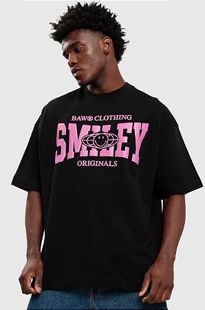 Camiseta Baw x Smiley Oversized College - Preta