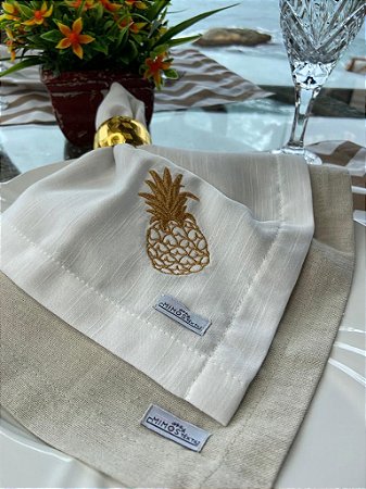 Guardanapo de Mesa - Linho  - Cor Branco - Bordado de Abacaxi - Mimos Têxtil