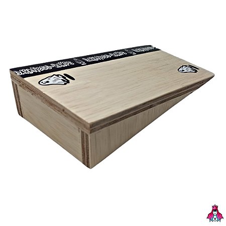 Obstáculo marca *Darkness-Ramps* modelo ''Kicker Low''