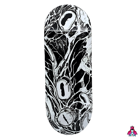 Deck marca Custom linha *Premium Series* medida 34x96mm modelo “Darkness“  + Tape Alien Stardust V2 (100% Maple)