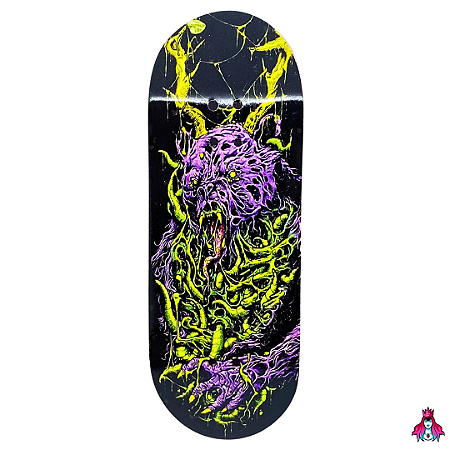 Deck marca Custom linha *Premium Series* medida 34x96mm modelo “Slaughter Bear“ + Tape Alien Stardust V2 (100% Maple)