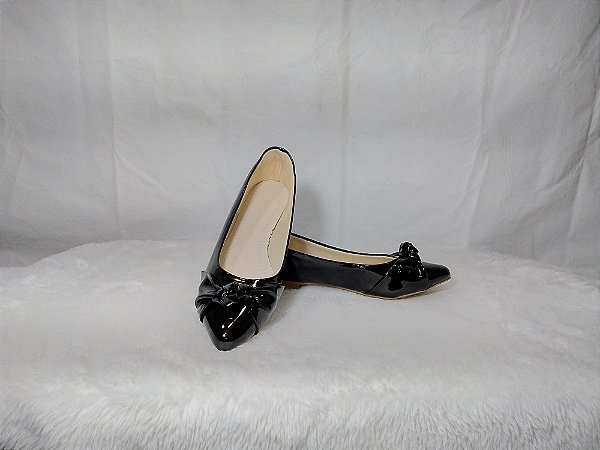 sapatilha envernizada