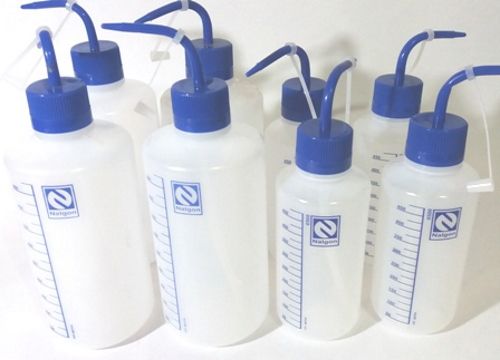 Pissete Plastico 250Ml Com Graduação - Nalgon