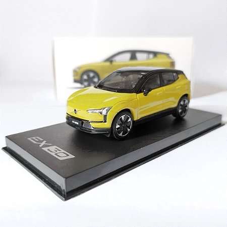 Miniatura Volvo EX30 Ultra Moss Yellow 2024 1:43 Maisto Volvo Dealer Edition
