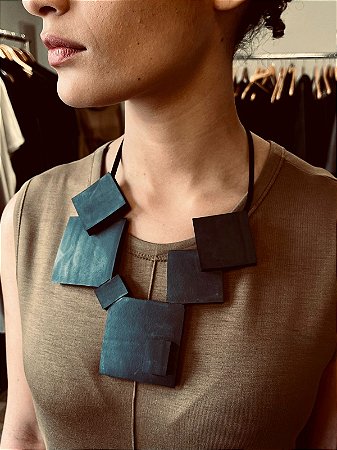 COLAR BOTÕES QUADRADO