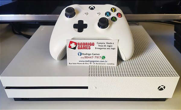 Xbox One S 1TB usado em perfeito estado