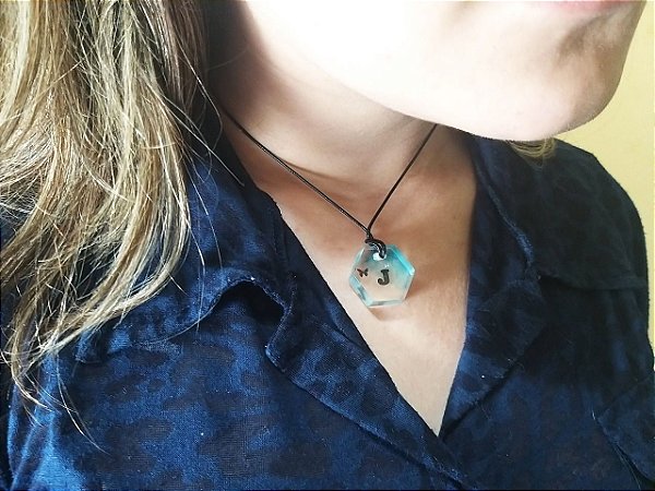 Colar pingente personalizado letra