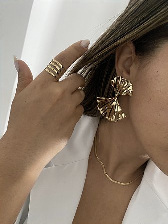 BRINCOS LEQUE VAZADO- DOURADO