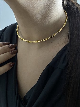 GARGANTILHA TORCIDA DOURADA